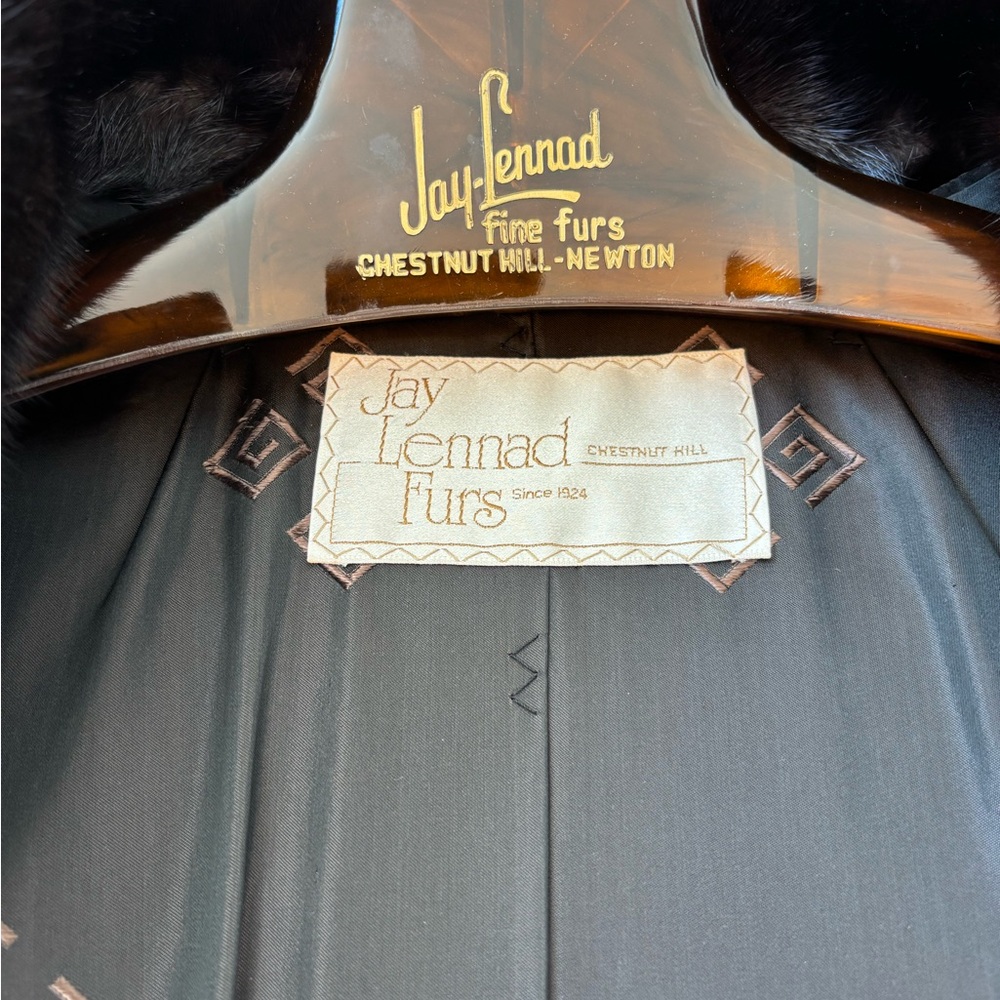 Luxurious Long Black Mink Coat - Picture 4 of 4